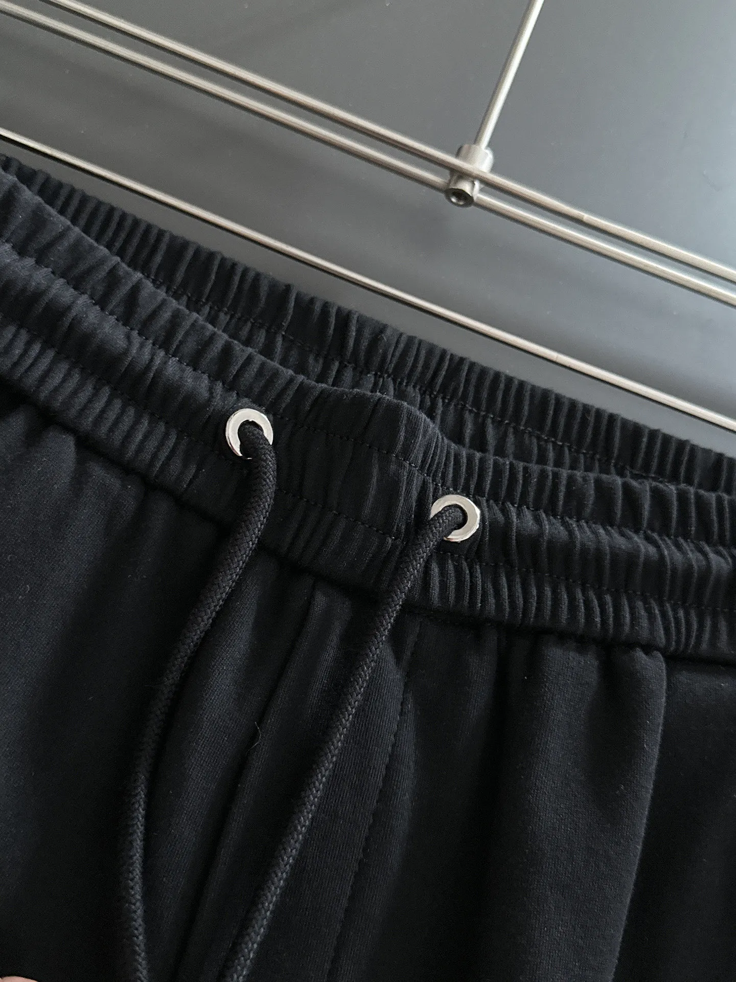 Balenciaga's three-standard complete 2026 summer New Arrival men's casual shorts, advanced custom-made Breathable fabric, Breathable fabric, extremely stretchy and comfortable, impeccable details, top-grade accessories, original logo design concept, delicate and soft feel! The upper body fit is awesome! Size: M-XXXL Please state your height and weight when ordering